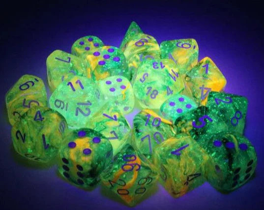 Chessex Luminary Nebula Spring/White 12d6 16mm | Silver Goblin